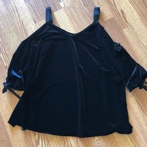 Black velvet off-shoulder top w/adjustable straps